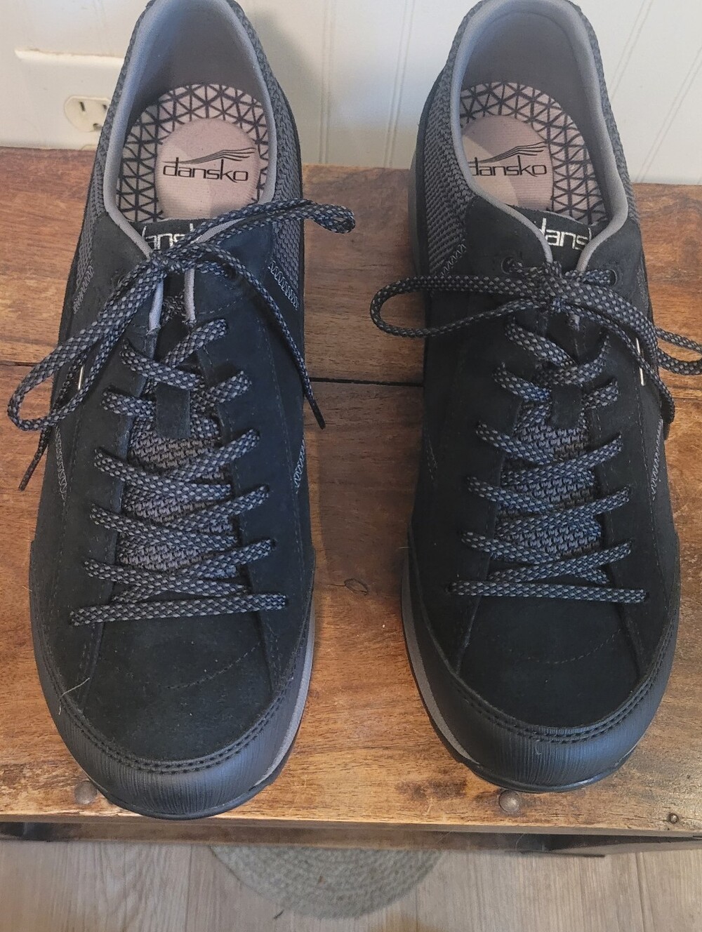 Dansko Paisley Waterproof Walking Shoes Black Suede Vibram Women's EU 43 US 12.5 - Picture 3 of 11
